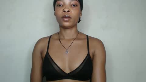 Snapshot of nastie_cumlover chatting on November 7, 8:31 pm bella online show from November 7, 8:31 pm