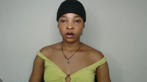 Snapshot of nastie_cumlover chatting on November 18, 9:58 am bella online show from November 18, 9:58 am