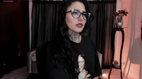 Snapshot of nasty_alice1 chatting on December 3, 2:36 am Goddess Alice online show from December 3, 2:36 am