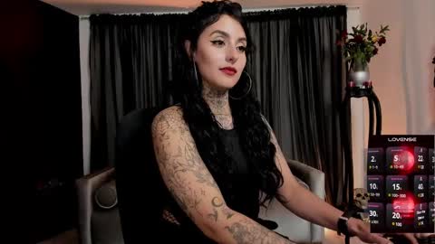 Snapshot of nasty_alice1 chatting on February 26, 4:47 am Goddess Alice online show from February 26, 4:47 am