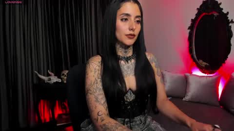 Snapshot of nasty_alice1 chatting on May 10, 12:16 am Goddess Alice online show from May 10, 12:16 am