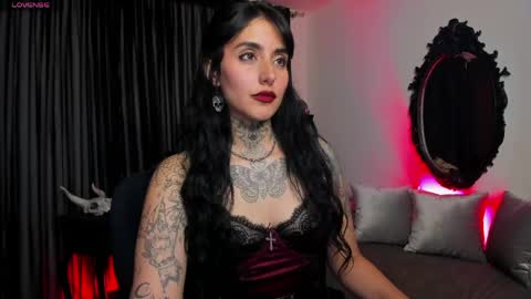Snapshot of nasty_alice1 chatting on May 12, 5:15 am Goddess Alice online show from May 12, 5:15 am