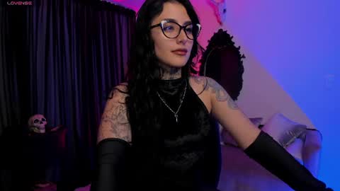 Snapshot of nasty_alice1 chatting on June 16, 4:48 am Goddess Alice online show from June 16, 4:48 am