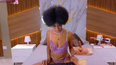 Julieth  online show from November 15, 8:11 am