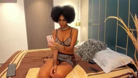 Julieth  online show from November 28, 9:01 am