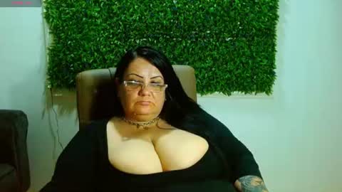 Snapshot of nastymilf34 chatting on July 16, 8:59 pm Miss Pam online show from July 16, 8:59 pm
