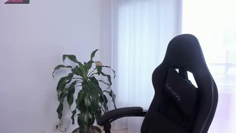 nat_bakerss online show from February 24, 4:16 pm