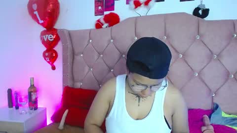 nat_evans8 online show from April 23, 2:02 am