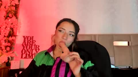 Natacha black online show from February 23, 1:13 am