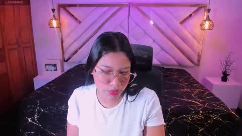 natachacole online show from October 20, 11:10 am