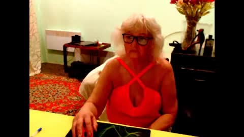 Snapshot of natali7634 chatting on May 8, 2:39 am natali online show from May 8, 2:39 am