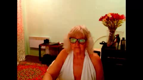 Snapshot of natali7634 chatting on May 8, 3:17 pm natali online show from May 8, 3:17 pm