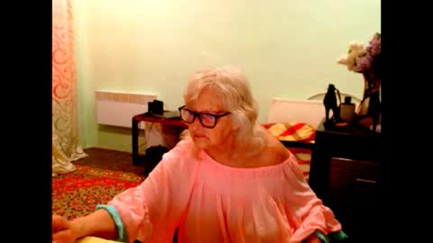 Snapshot of natali7634 chatting on May 15, 7:04 am natali online show from May 15, 7:04 am