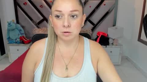 Snapshot of natalia5560 chatting on October 14, 1:23 pm natalia5560 online show from October 14, 1:23 pm