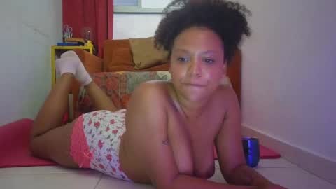 natalia_curlyx online show from May 5, 10:34 am