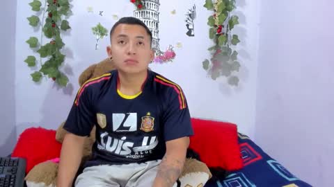 nataliaandjulliam online show from February 12, 5:02 am