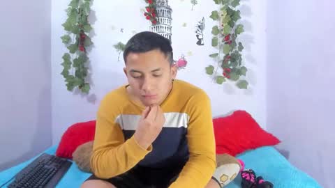 nataliaandjulliam online show from February 15, 6:54 am