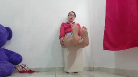 nataliavela online show from April 15, 6:59 pm