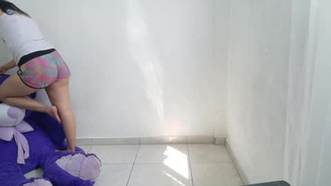 nataliavela online show from May 13, 3:31 pm