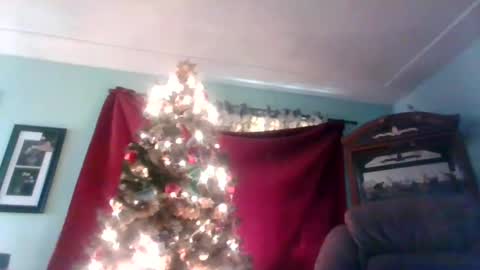 Snapshot of nataliedays chatting on December 7, 8:05 pm Natalie online show from December 7, 8:05 pm