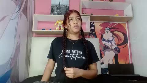 natalieevansx online show from December 17, 7:15 pm