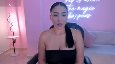 Natalie Lewis online show from April 23, 12:15 pm