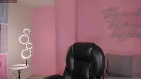 Natalie Lewis online show from June 11, 11:52 am