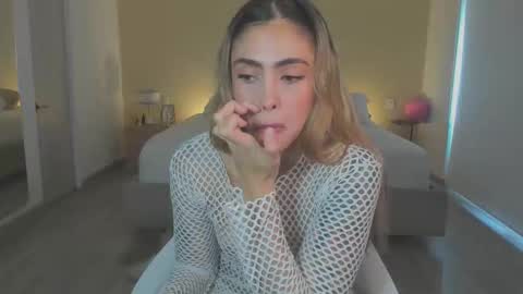 Snapshot of nataly_05 chatting on November 21, 8:51 pm anatalybee online show from November 21, 8:51 pm