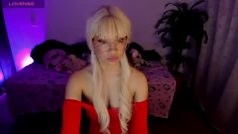 MissNatis online show from April 24, 2:03 am