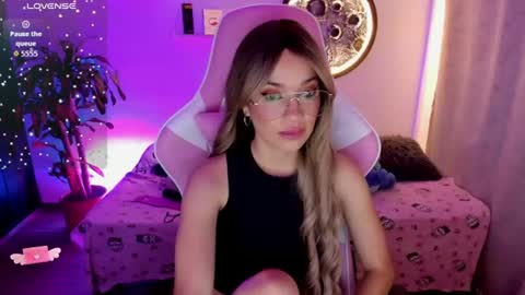 MissNatis online show from June 14, 1:58 am