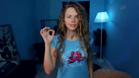 Snapshot of nataly_hello chatting on September 17, 5:09 am Natalie online show from September 17, 5:09 am