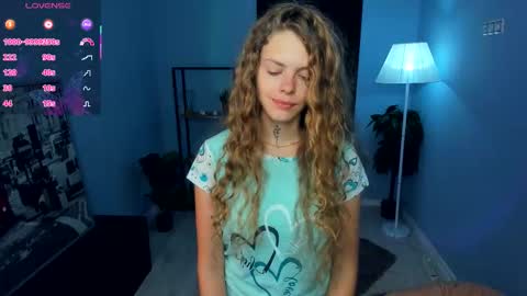 Snapshot of nataly_hello chatting on September 21, 5:09 am Natalie online show from September 21, 5:09 am