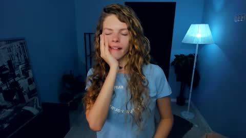 Snapshot of nataly_hello chatting on October 31, 5:08 am Natalie online show from October 31, 5:08 am