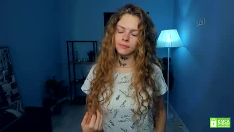 Snapshot of nataly_hello chatting on November 16, 5:02 am Natalie online show from November 16, 5:02 am