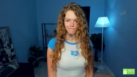 Snapshot of nataly_hello chatting on November 25, 5:07 am Natalie online show from November 25, 5:07 am