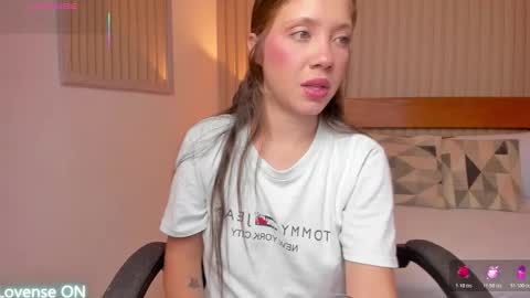 Snapshot of nataly_rodri chatting on November 30, 2:15 am Nataly online show from November 30, 2:15 am