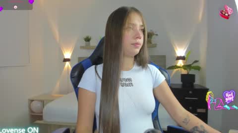 Snapshot of nataly_rodri chatting on February 5, 1:32 am Nataly online show from February 5, 1:32 am