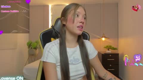 Snapshot of nataly_rodri chatting on March 13, 2:29 am Nataly online show from March 13, 2:29 am