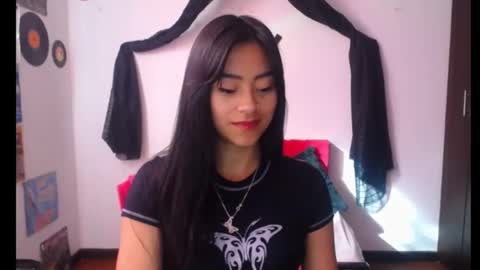 Nataly Escobar online show from January 16, 1:25 pm