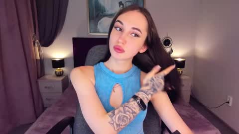 Snapshot of natalyfreman chatting on December 17, 9:17 am Nataly online show from December 17, 9:17 am