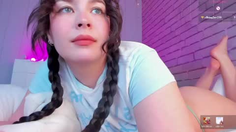 Snapshot of natalyhayes chatting on June 5, 12:55 pm Nataly online show from June 5, 12:55 pm