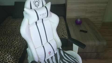 Snapshot of natascha1202 chatting on December 25, 6:19 pm Natalli online show from December 25, 6:19 pm