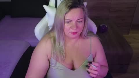 Snapshot of natascha1202 chatting on February 19, 8:31 pm Natalli online show from February 19, 8:31 pm