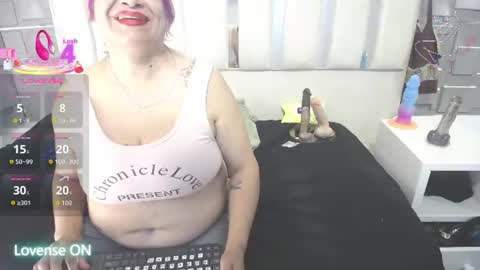 Snapshot of natasha_699 chatting on June 19, 10:57 pm Natasha online show from June 19, 10:57 pm