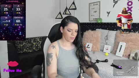 Snapshot of natasha__logan chatting on December 13, 5:27 am Natasha online show from December 13, 5:27 am