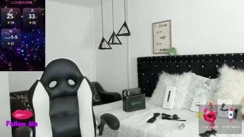 Snapshot of natasha__logan chatting on January 19, 4:22 am Natasha online show from January 19, 4:22 am