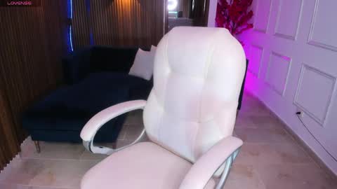 Snapshot of natasha_aniston1 chatting on May 5, 7:22 pm Natasha aniston1 online show from May 5, 7:22 pm