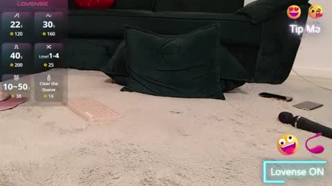 Naty  online show from June 25, 9:52 pm