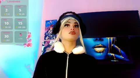 Snapshot of natasha_clifford chatting on May 11, 8:17 pm natasha_clifford online show from May 11, 8:17 pm