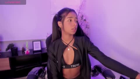 Snapshot of natasha_smith_ws chatting on January 23, 8:25 am Natasha online show from January 23, 8:25 am